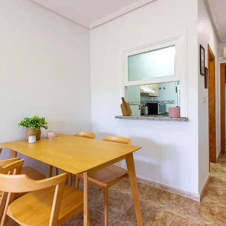 3 Bedroom Cozy In Lägenhet